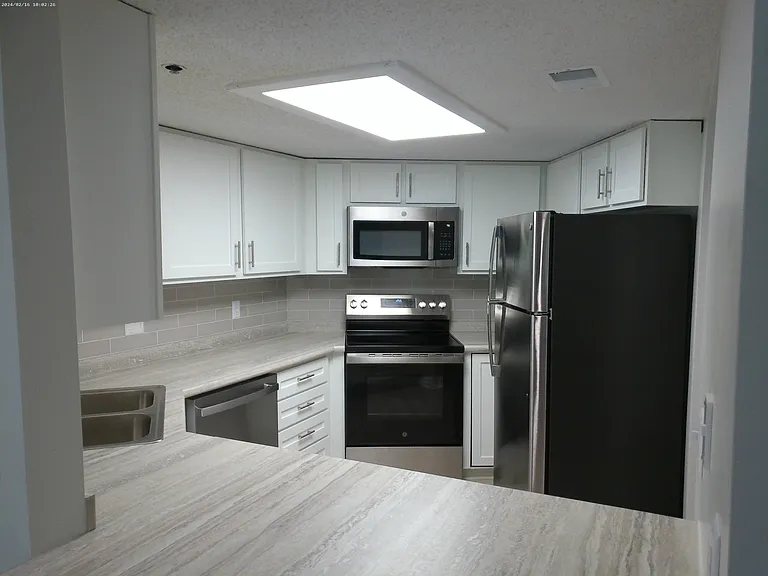 Oak Pointe Apartments — Photo 39