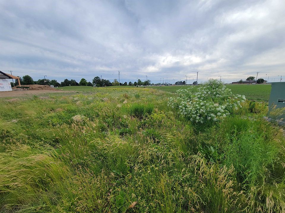 1st image of 16 Pointe Blvd