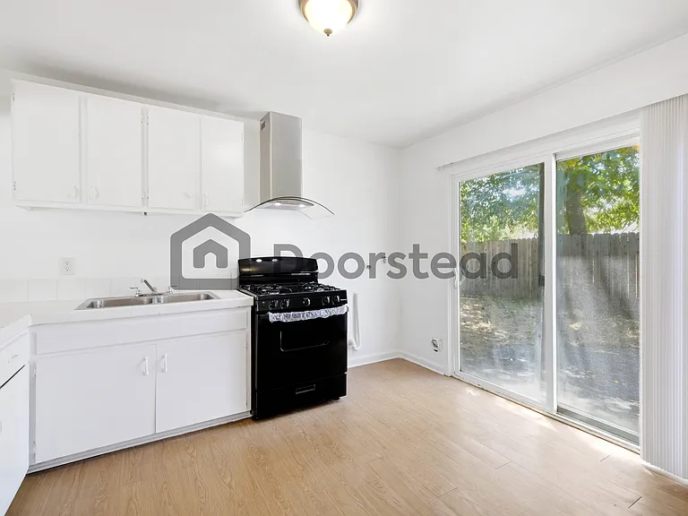 1710 Kenwood St #3 — Photo 12