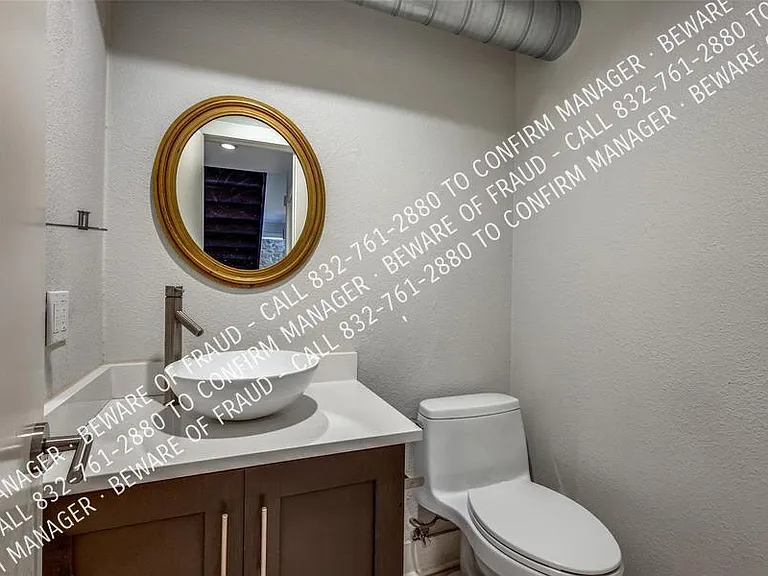 3800 Graphic Pl — Photo 12