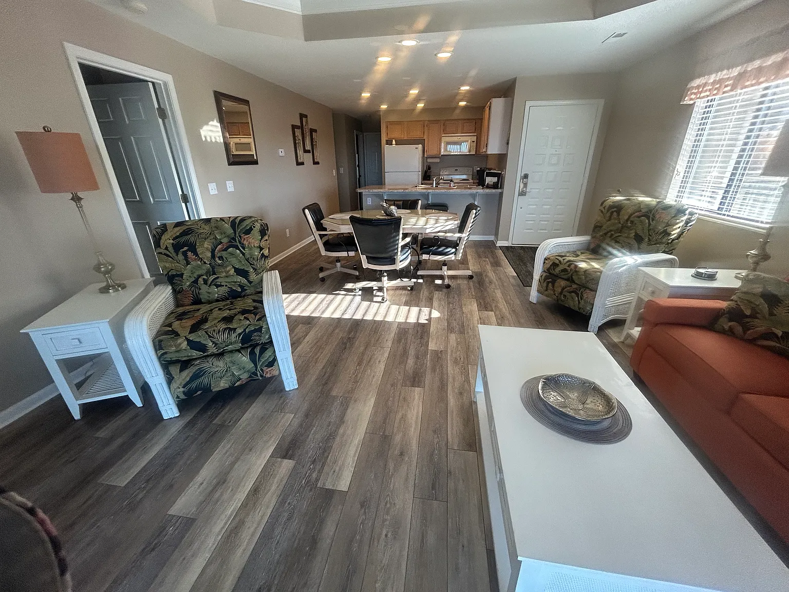 2 bed, 1700 sqft, $1,800 — Photo 4