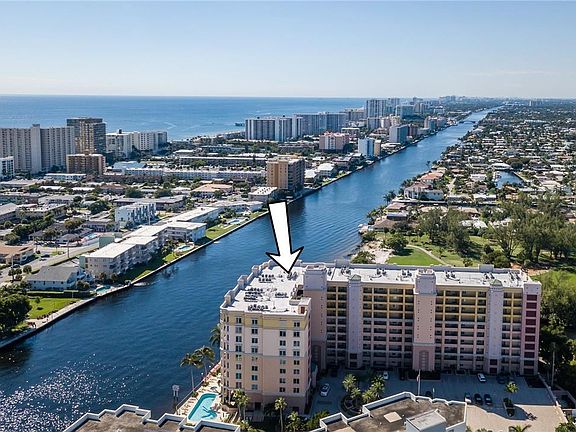 2nd image of 2880 NE 14th Street Causeway #205