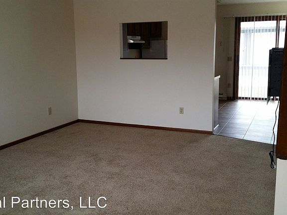 2nd image of 203 Bowman Ln APT 04