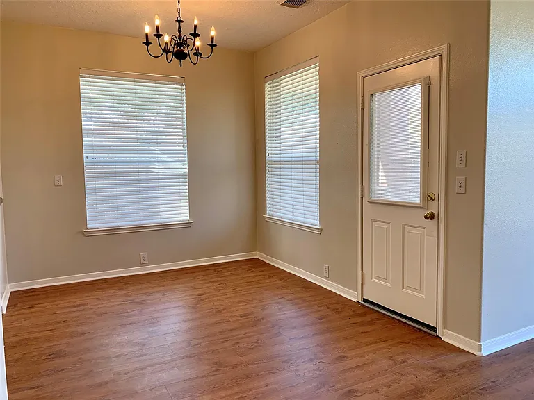 11218 Timbertree Ln — Photo 14