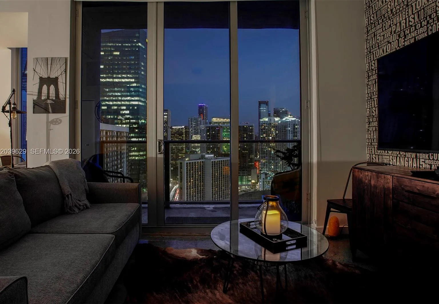 Centro Condo — Photo 2