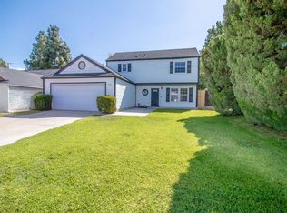 932 Oakglen Ln, Colton, CA 92324