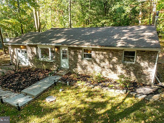 3rd image of 111 Brandywine Dr