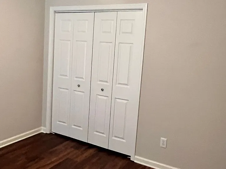 1124 Stafford Dr — Photo 8