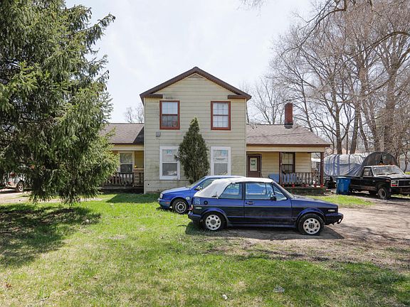 3rd image of 611 W Allegan St