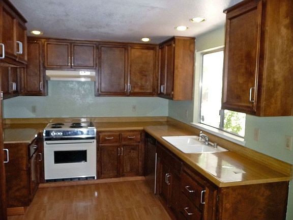 3rd image of 2450 Casa Del Oro Way
