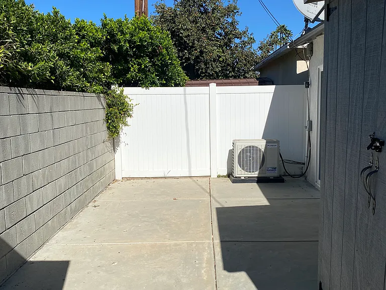 5345 Yolanda Ave — Photo 7