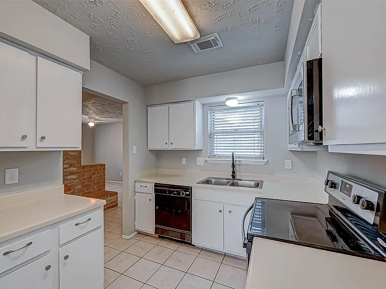 24130 Silversmith Ln — Photo 6