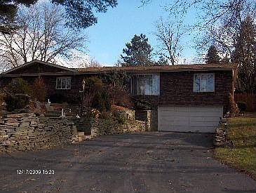 2nd image of 92 Elmhurst Blvd