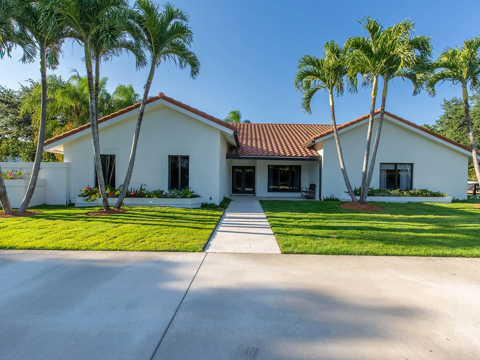 4 bed, 3.0 bath, 3254 sqft, $20,000 — Photo 1