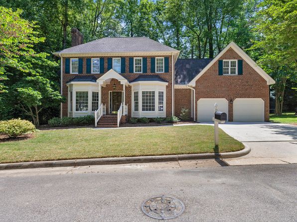108 Westport Dr, Cary, NC 27511