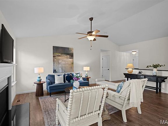 4th image of 347 Wilhelmine Ct