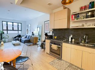 453 Maple St #2B, Brooklyn, NY 11225