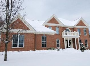 27 Bartlett Dr, Bedford, NH 03110
