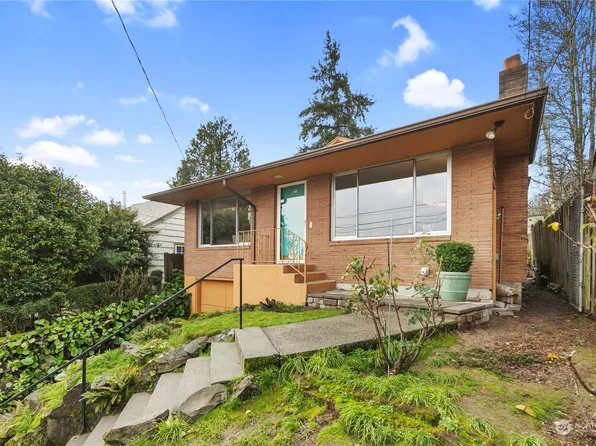 5211 38th Avenue NE, Seattle, WA 98105