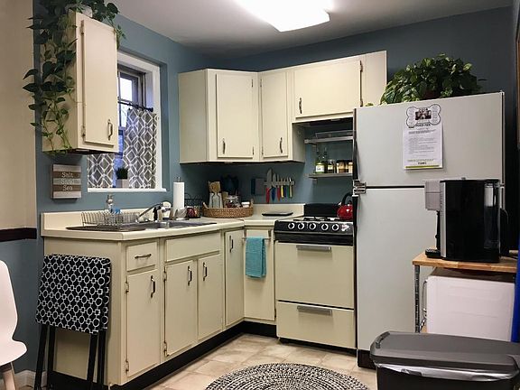 Kitchen, refrig and stove included.