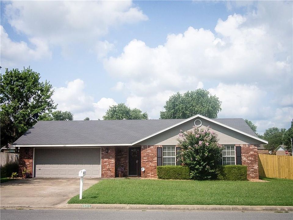 1st image of 1565 N Lonesome Dove Dr