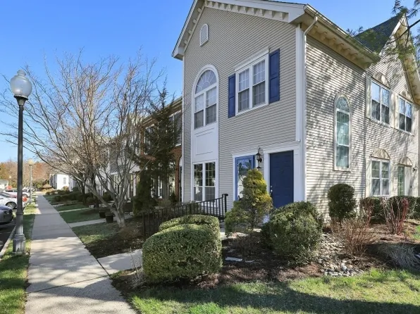 61 Gregory Ln, Franklin Twp., NJ 08823
