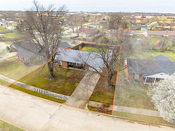 2nd image of 1313 Glenwood Dr