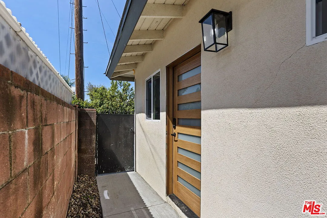 Studio, 1.0 bath, 360 sqft, $2,000 — Photo 2
