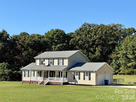 2nd image of 3011 Wood Rd