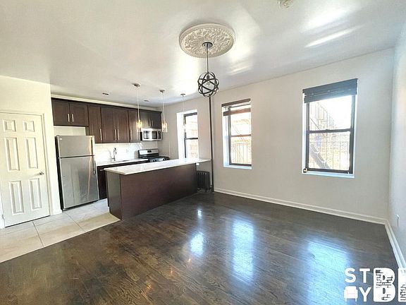 2nd image of 265 Quincy St #1B