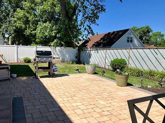 Backyard with Belgard Pavers