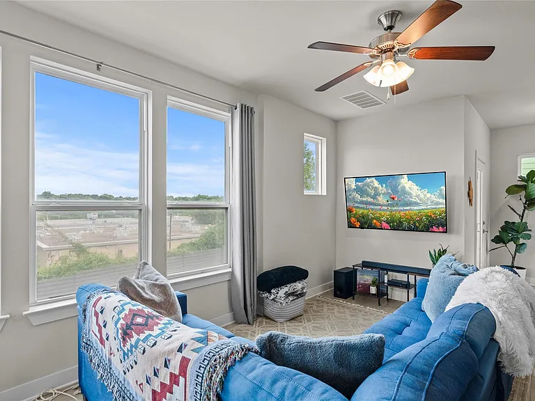 2900 Pither Ln #295C — Photo 17