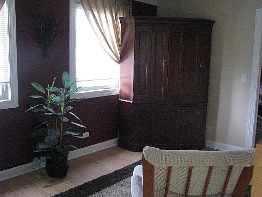 4th image of 1719 N 75th Ct