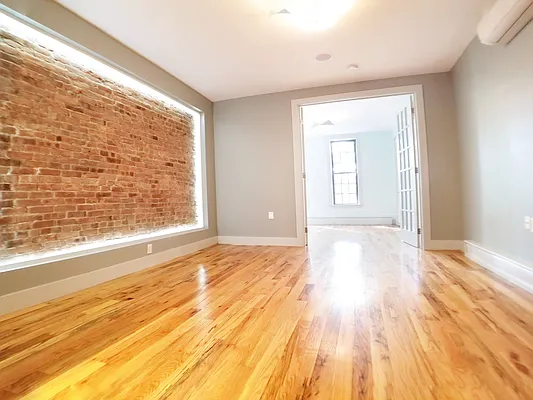 Rented by Rentall Group Inc | media 23