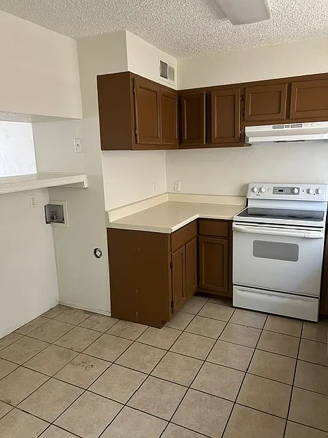 2 bed, 1.5 bath, $1,150 — Photo 3