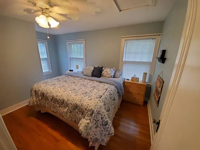 1131 E Victoria St — Photo 6