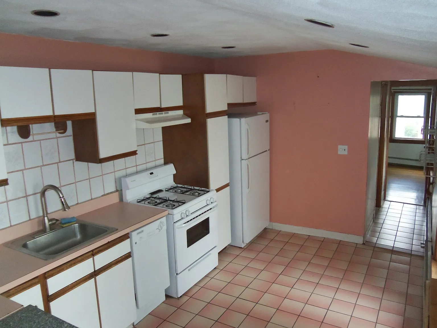 2 bed, 950 sqft, $3,000 — Photo 3