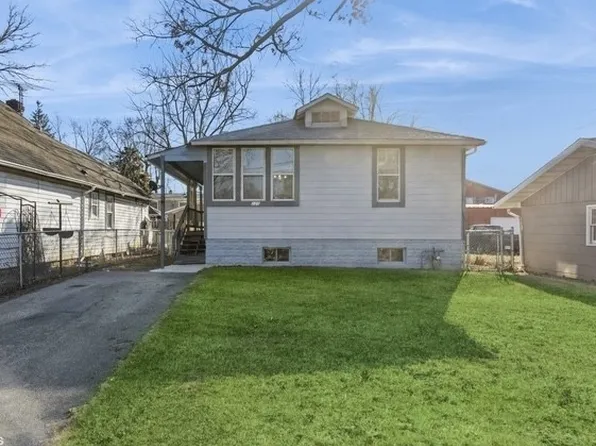 225 S Channel Dr, Round Lake Beach, IL 60073