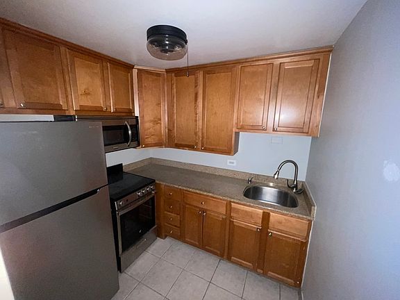 3rd image of 233 E Erie St APT 1902