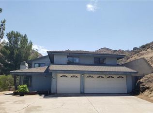 9385 Crest Rd, Colton, CA 92324