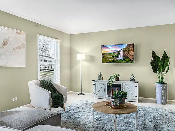 Living Room 13.5'x20'
