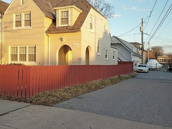 4th image of 3202 E Brandywine Ave