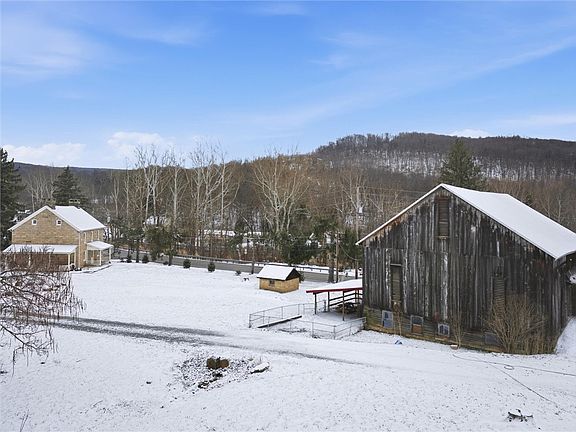 5th image of 105 Bauer Rd