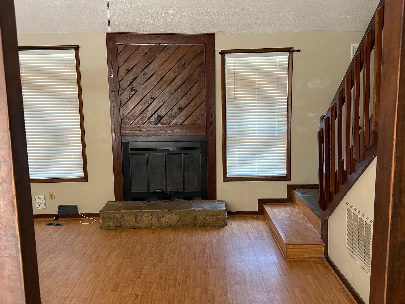 3 bed, 1354 sqft, $1,550 — Photo 3