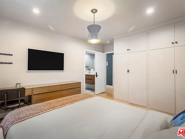5749 Valley Oak Dr — Photo 27