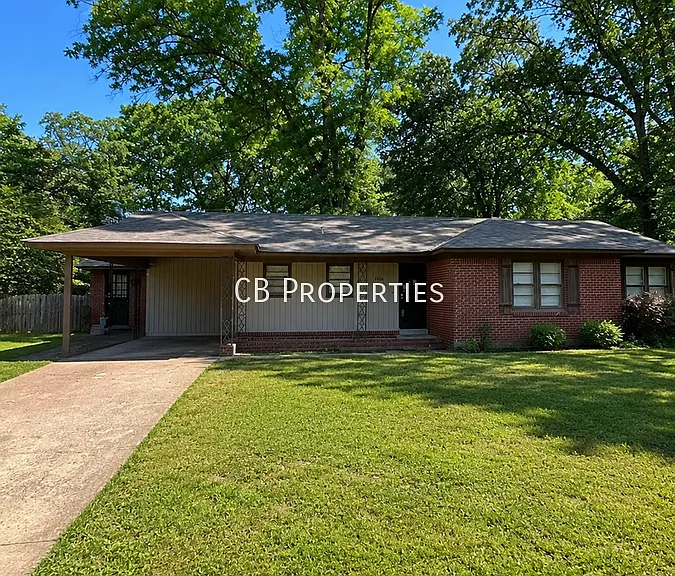 1382 Janis Dr — Photo 1
