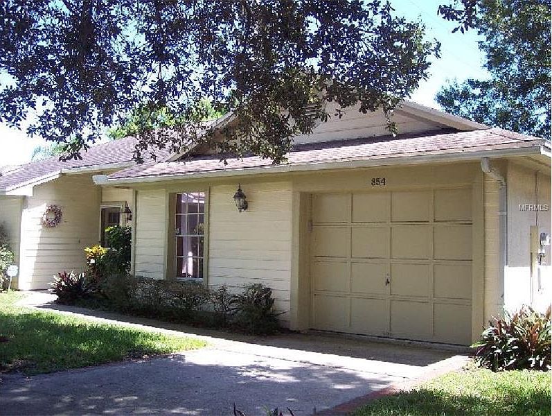 1st image of 854 Franklin Cir
