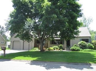 122 Valentine St, Agawam, MA 01001