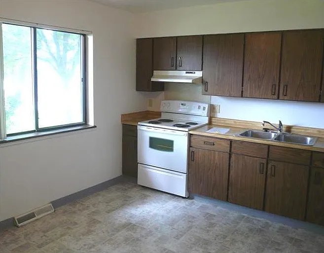 Brookview Townhomes - Section 8 Housing — Photo 1