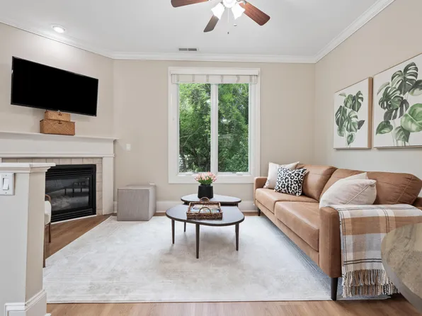 400 W Rosemary St Unit 401, Chapel Hill, NC 27516